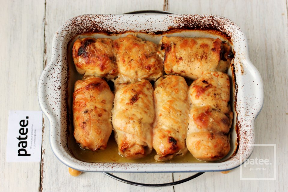 Куриные рулетики с яблоками и изюмом - Шаг 11