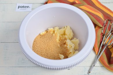 Медовый кекс с бананами и орехами - приготовление