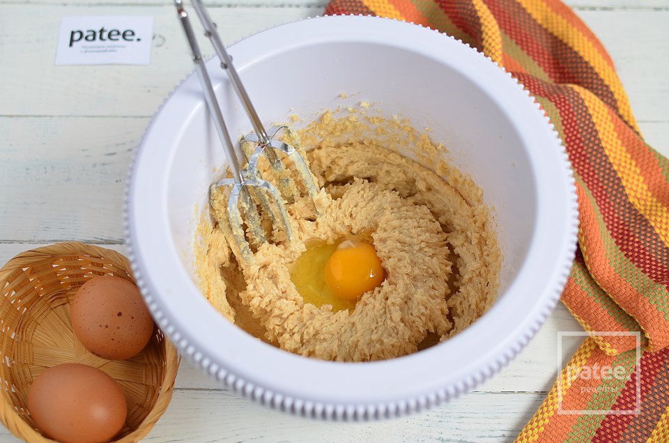 Медовый кекс с бананами и орехами - Шаг 3