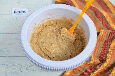 Медовый кекс с бананами и орехами - приготовление