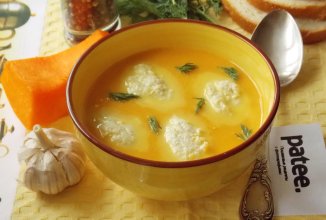 Тыквенный суп-пюре с куриными кнелями