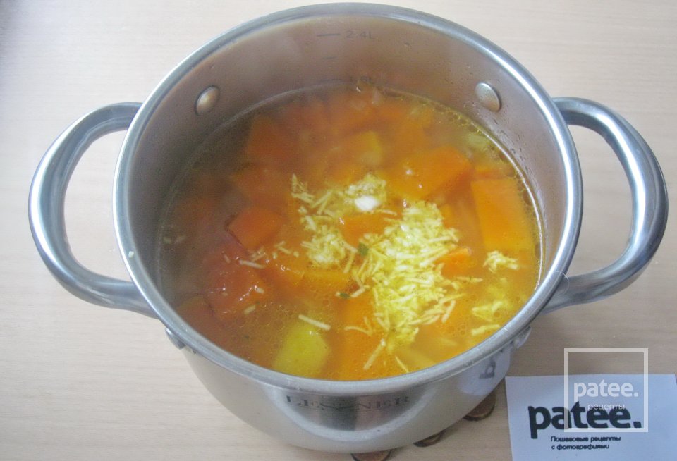 Тыквенный суп-пюре с куриными кнелями - Шаг 11
