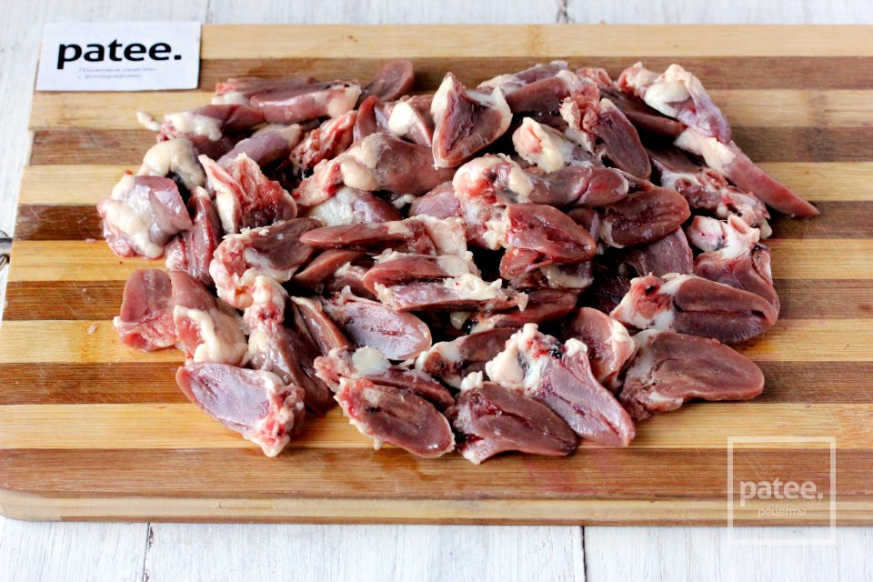 Гречка с куриными сердечками в мультиварке - Шаг 2