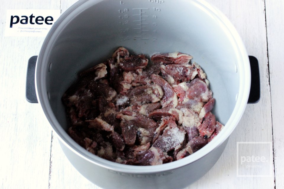 Гречка с куриными сердечками в мультиварке - Шаг 6