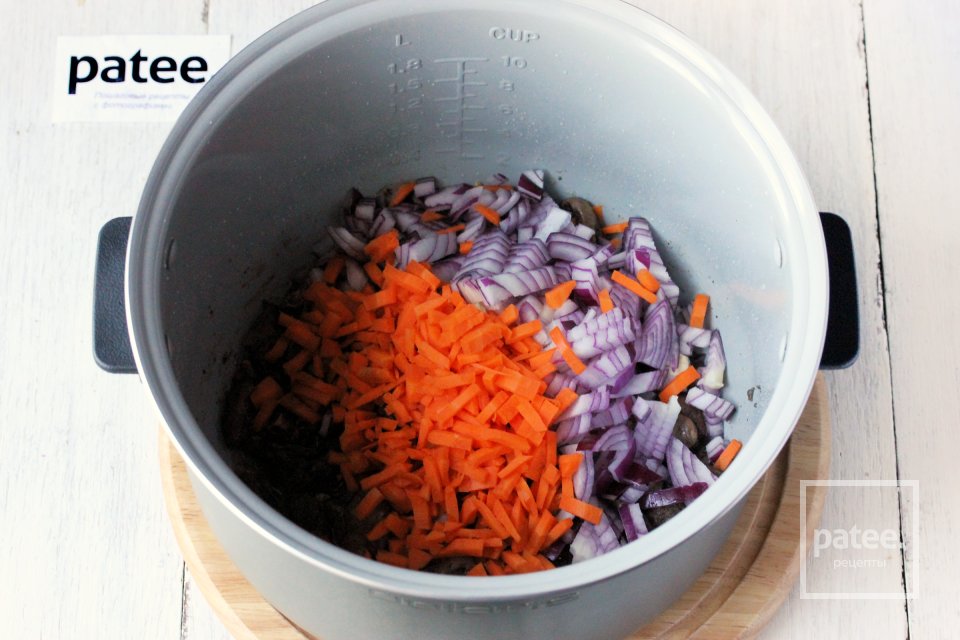 Гречка с куриными сердечками в мультиварке - Шаг 8