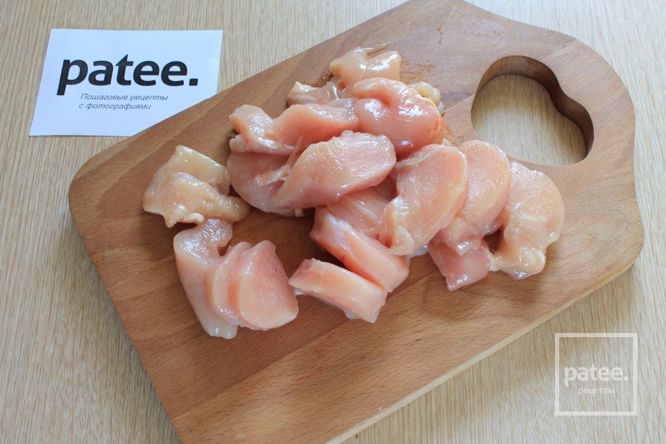 Куриное филе в сливочном соусе в мультиварке - Шаг 2