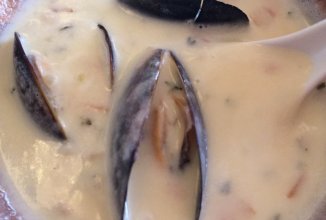 Сливочный крем суп с мидиями и беконом