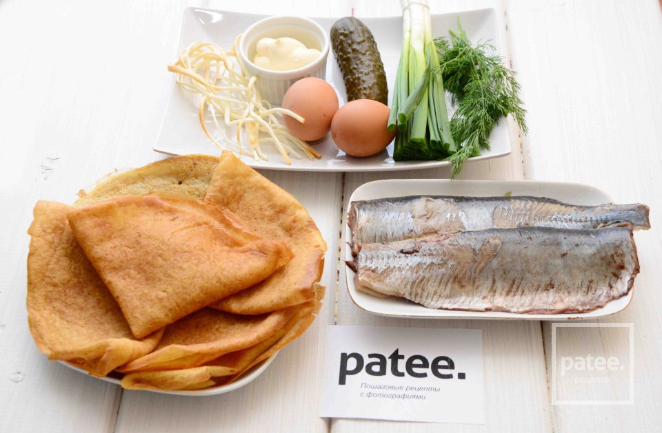 Блинные мешочки с сельдью - Шаг 1