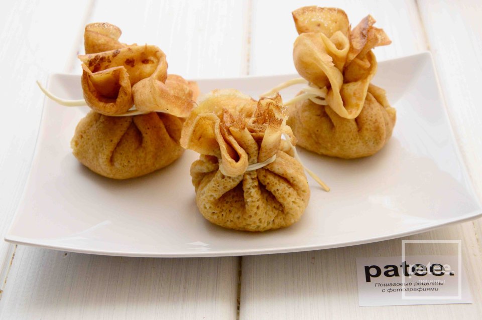 Блинные мешочки с сельдью - Шаг 11