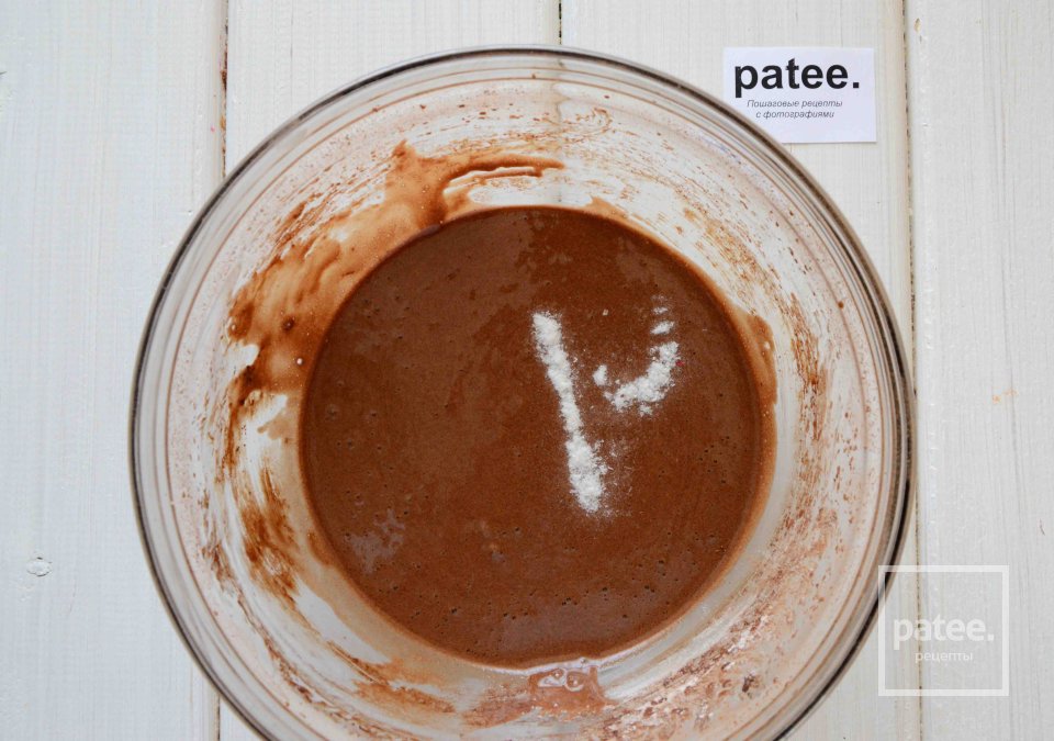 Шоколадный пирог с персиками - Шаг 4