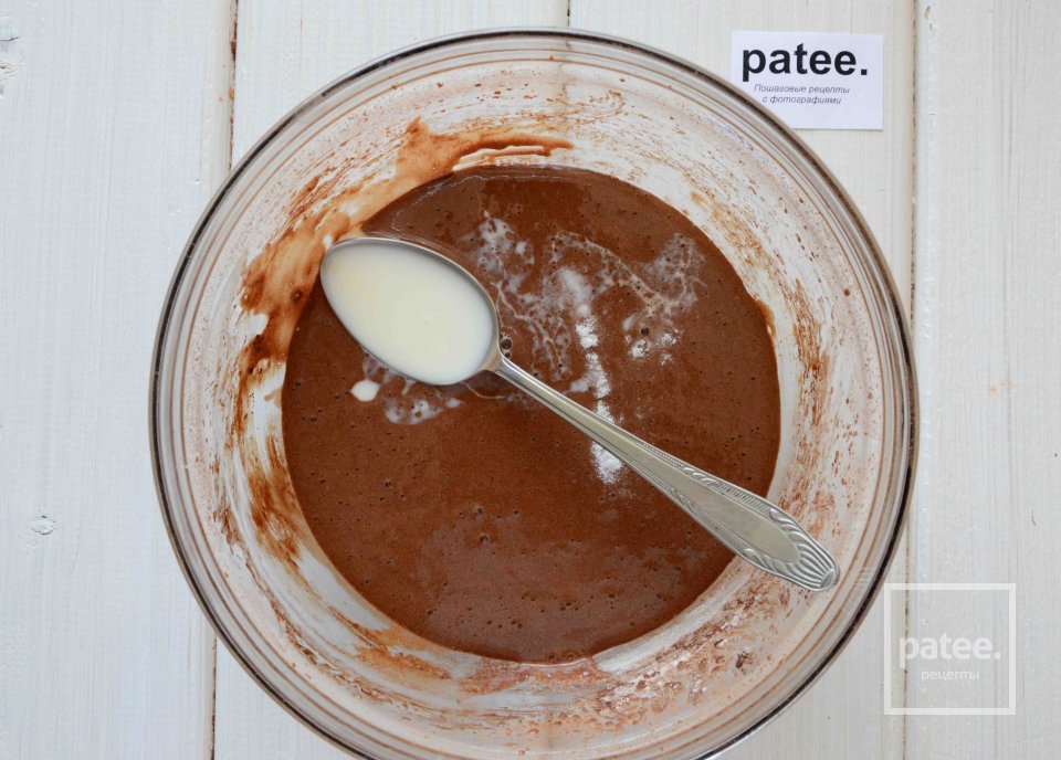 Шоколадный пирог с персиками - Шаг 5