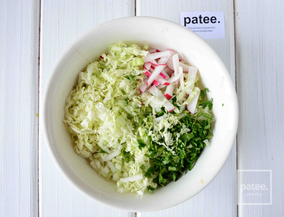 Овощной салат с кукурузой - Шаг 7