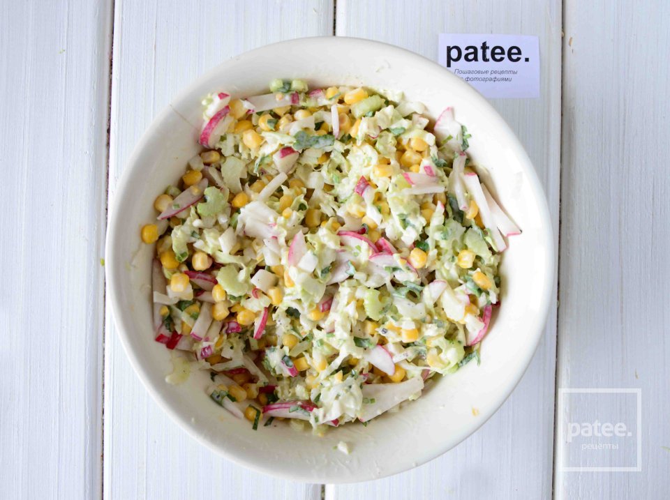 Овощной салат с кукурузой - Шаг 10
