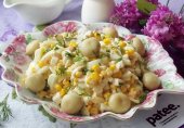 Салат с кальмарами и ветчиной