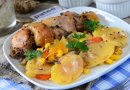 Куриное бедро с овощами
