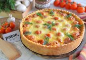 Пирог Киш лорен с курицей, грибами и сыром