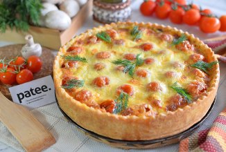 Пирог Киш лорен с курицей, грибами и сыром