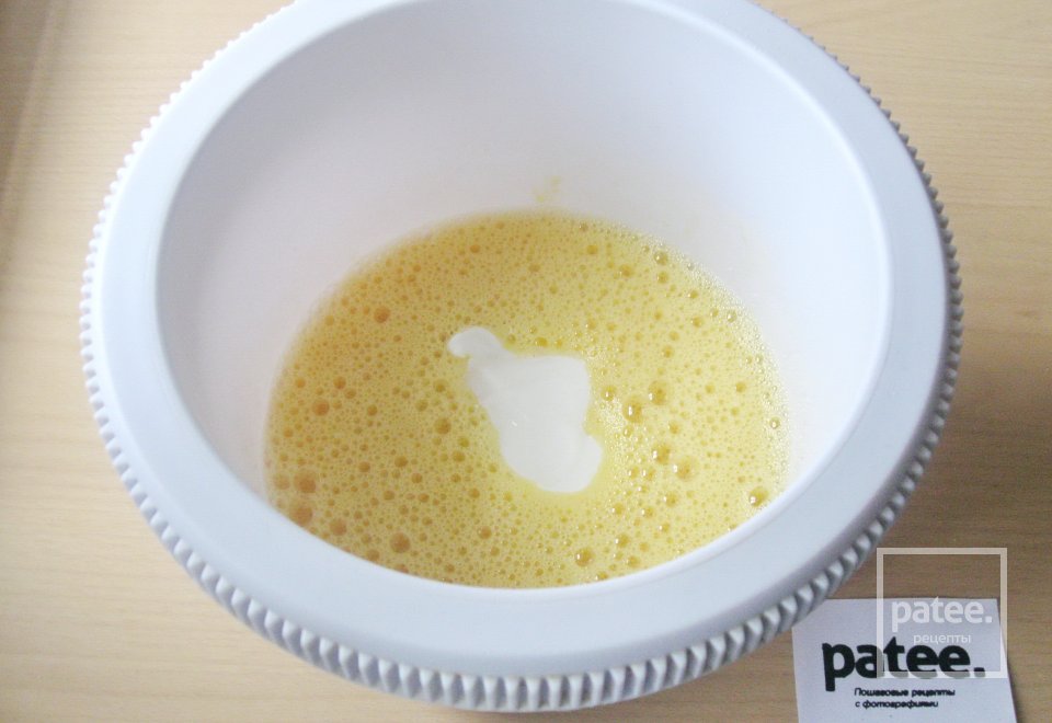 Яичный рулет с сыром - Шаг 4