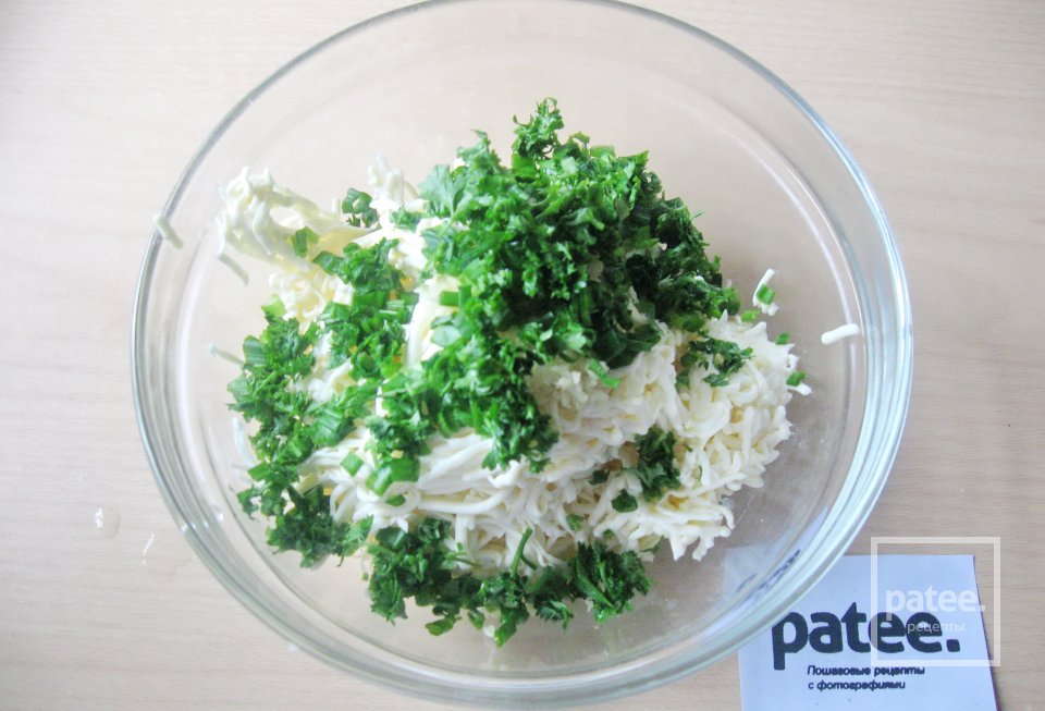 Яичный рулет с сыром - Шаг 10