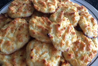 Диетические творожно-яблочные лепешки