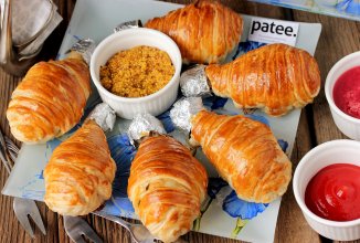 Куриные голени в слоёном тесте