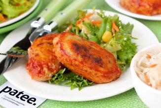 Куриные биточки с квашеной капустой