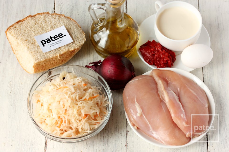 Куриные биточки с квашеной капустой - Шаг 1