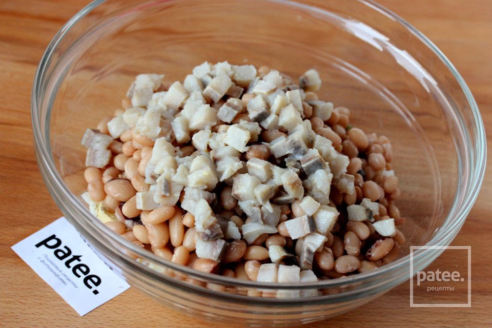 Салат с солёной сельдью и фасолью - Шаг 6