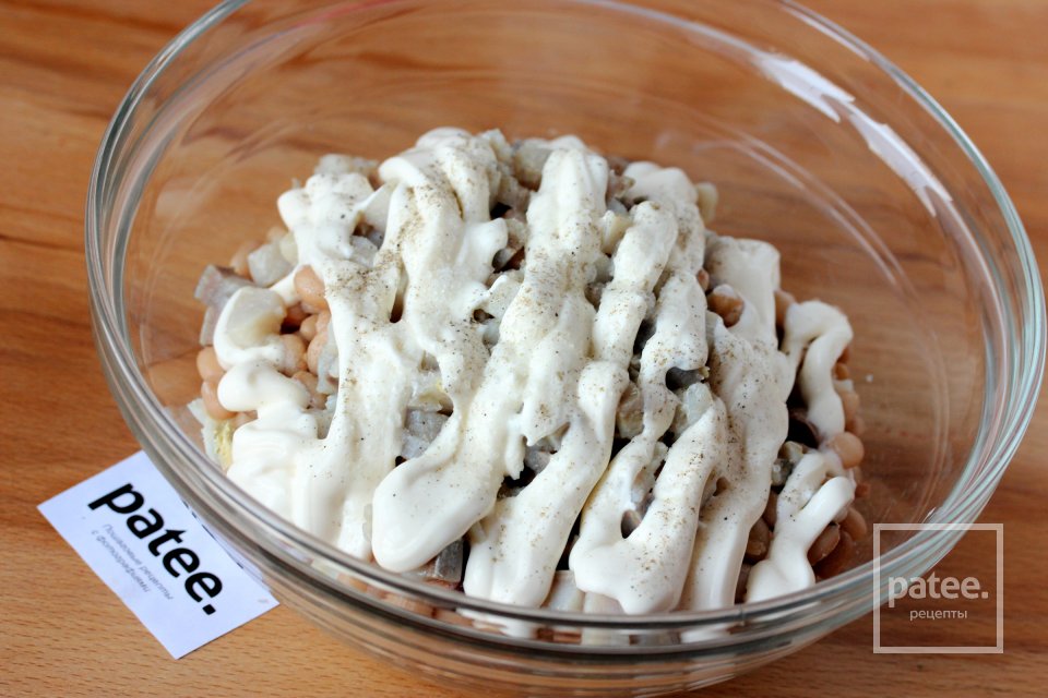 Салат с солёной сельдью и фасолью - Шаг 8