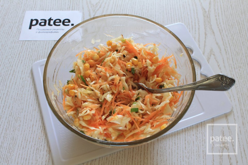 Салат из капусты с кукурузой - Шаг 8