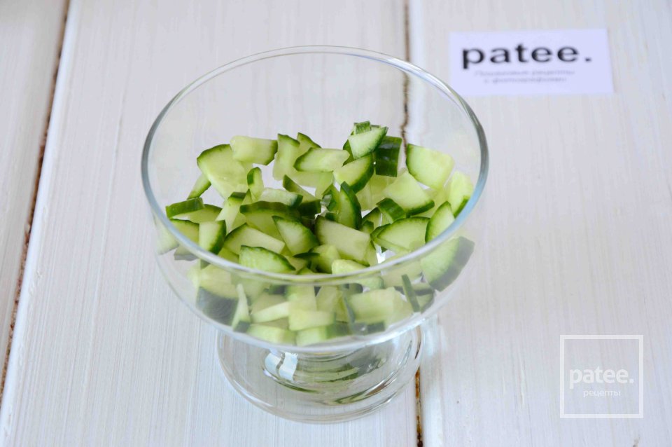 Салат с крабовыми палочками, мидиями, твердым сыром и кукурузой - Шаг 7