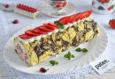 Рулет с клубникой и кремом из маскарпоне