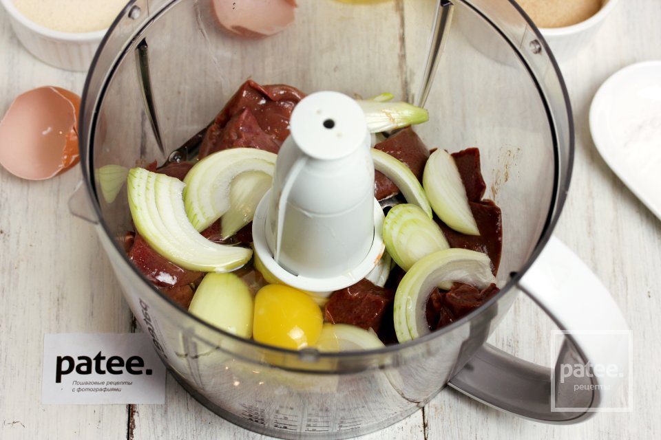 Пышные печёночные котлеты с гречневой мукой - Шаг 3