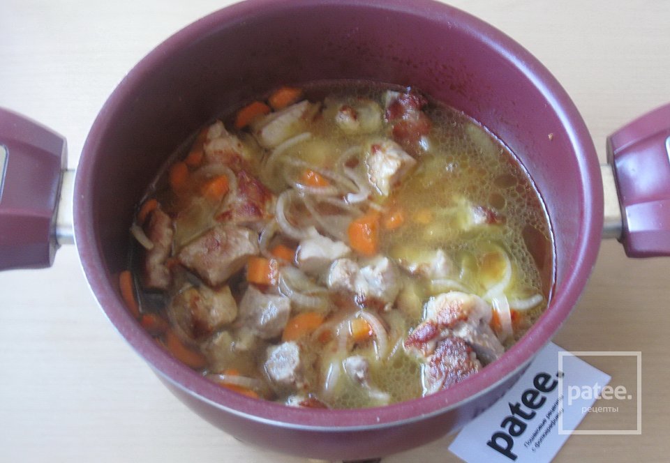 Свинина с картофелем и грибами в сырном соусе - Шаг 10