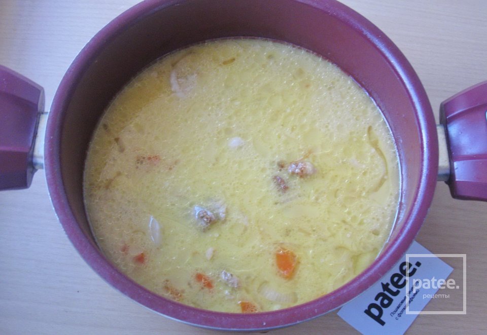 Свинина с картофелем и грибами  в сырном соусе - Шаг 12