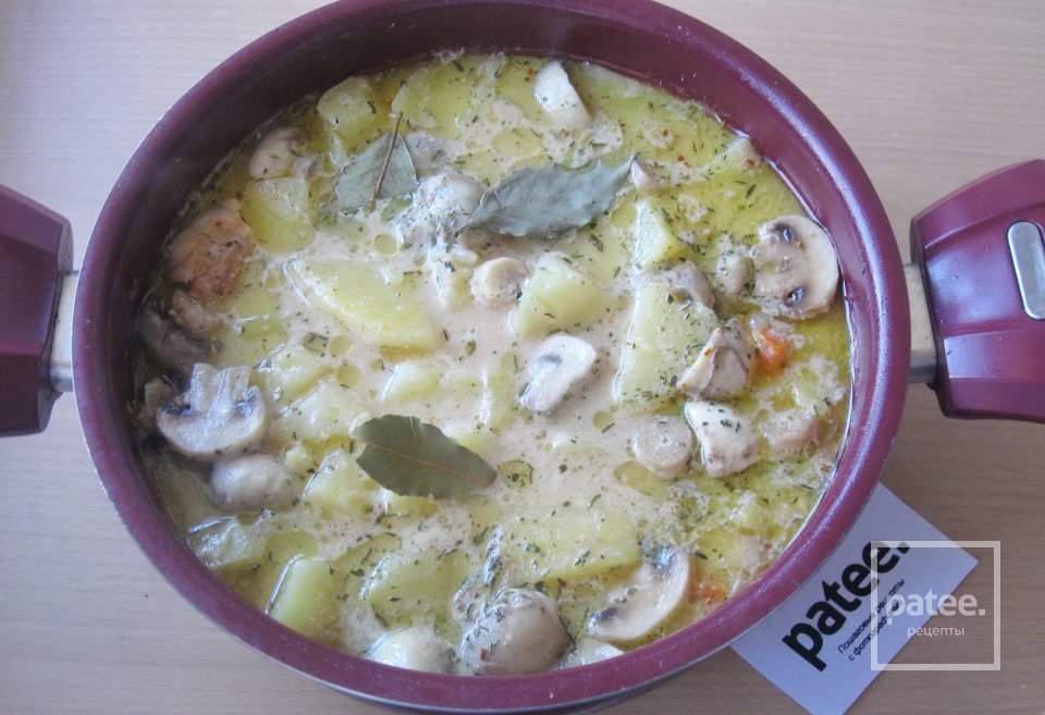 Свинина с картофелем и грибами в сырном соусе - Шаг 15