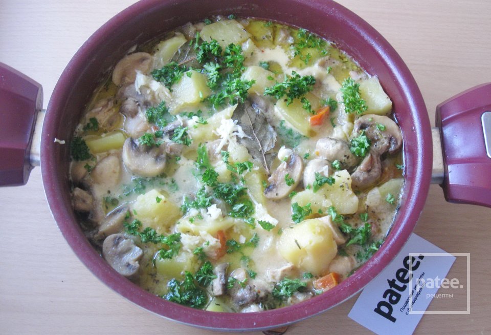 Свинина с картофелем и грибами  в сырном соусе - Шаг 16