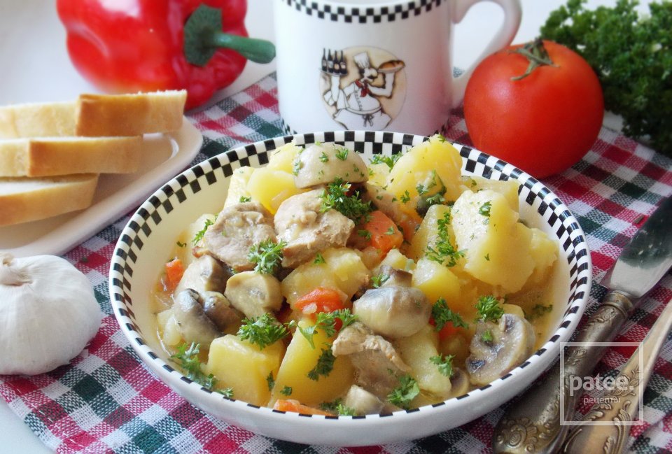 Свинина с картофелем и грибами в сырном соусе - Шаг 17