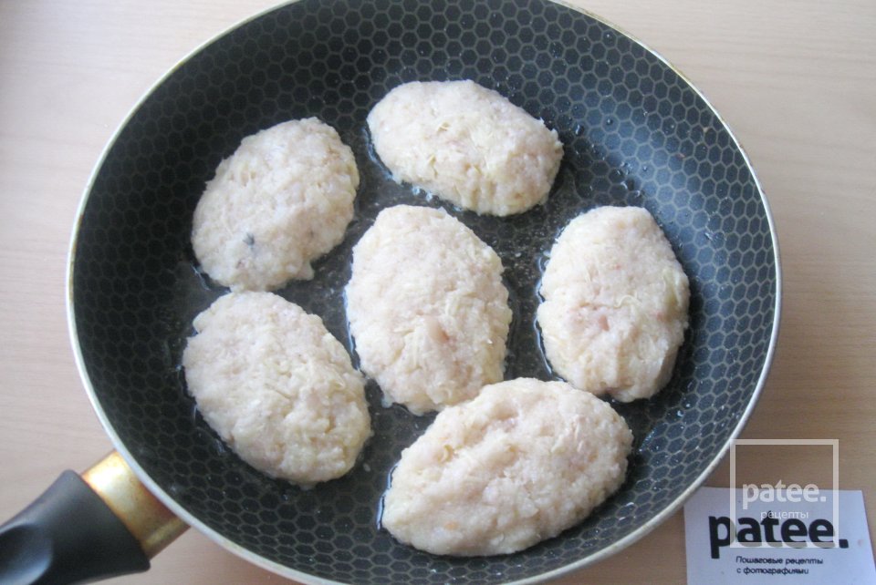 Котлеты из хека и кальмара с сыром - Шаг 9