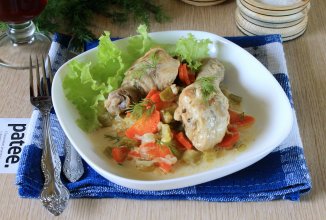 Курица тушеная с кабачком в мультиварке