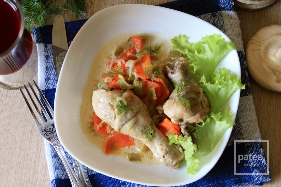 Курица тушеная с кабачком в мультиварке - Шаг 11