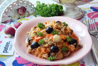 Тушеная капуста с куриными желудками