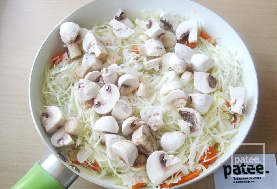 Тушеная капуста с куриными желудками - Шаг 11