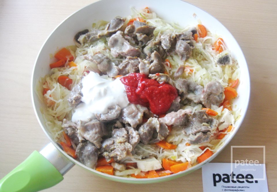 Тушеная капуста с куриными желудками - Шаг 13