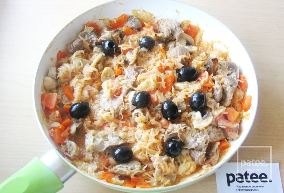 Тушеная капуста с куриными желудками - Шаг 14