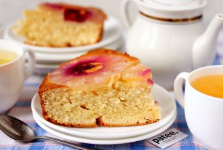 Пирог с консервированными ананасами