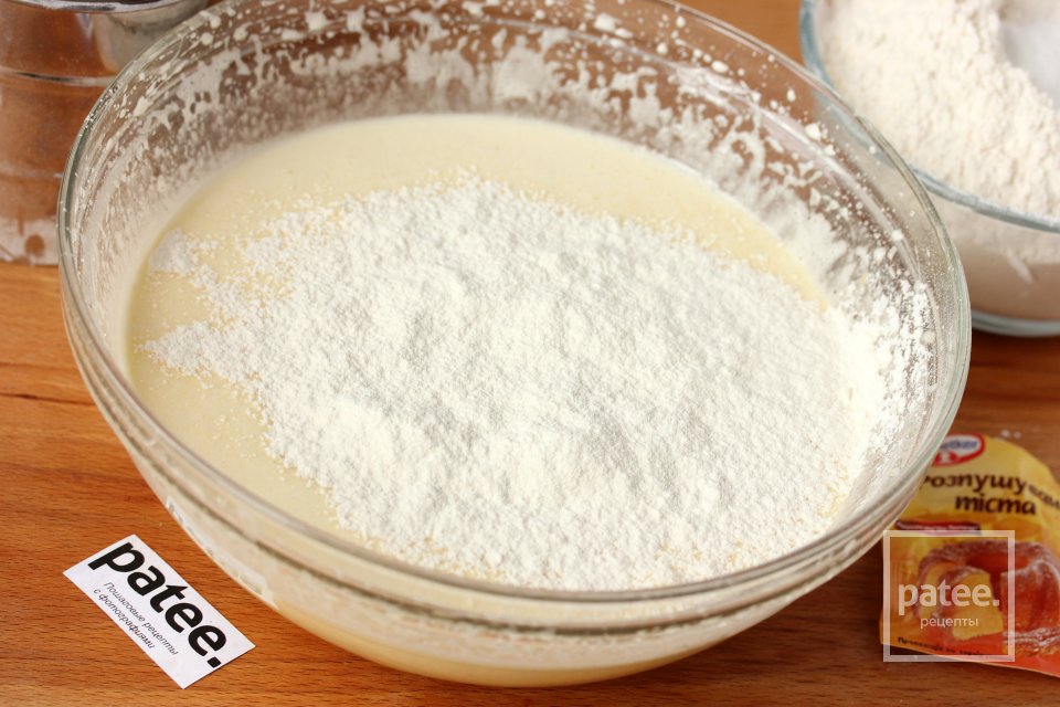 Пирог с консервированными ананасами - Шаг 5