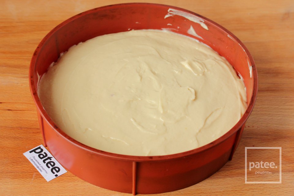 Пирог с консервированными ананасами - Шаг 8