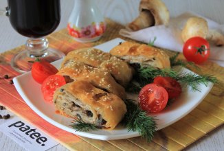 Штрудель из теста фило с грибами