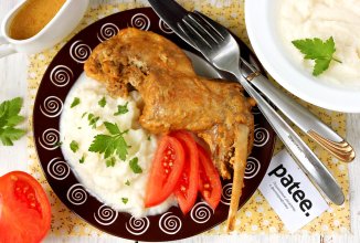 Кролик, тушеный в молоке в мультиварке